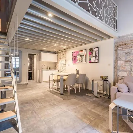 1 Bedroom Lovely In * زادار