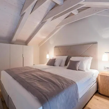 1 Bedroom Lovely In * Zara